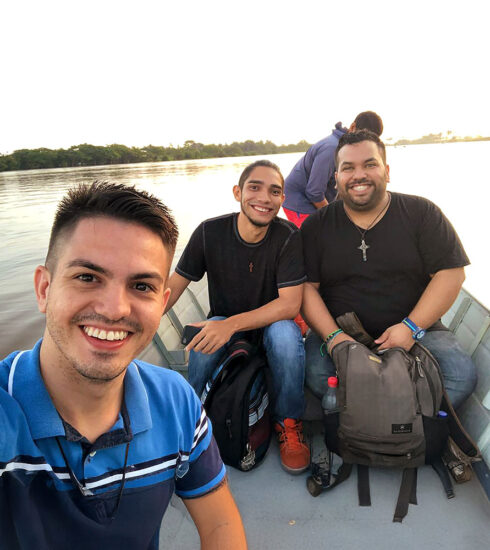 Madre y Maestra. Elinaldo Cavalcante. Brasil. Amazonas. Hermandad Misionera de Nuestra Señora del Sagrado Corazón. MSC