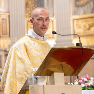 Madre y Maestra. Gianluca Pitzolu. Diaconado. Hermandad Misionera de Nuestra Señora del Sagrado Corazón. MSC