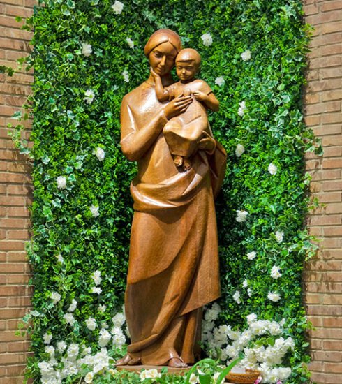 Madre y Maestra Julio Chevalier Mayo 25. Hermandad Misionera MSC