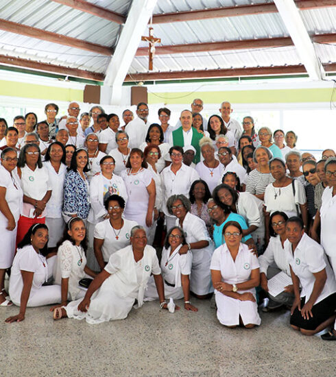 Madre y Maestra. Misión compartida. Alison Mckenzie. Editorial. Hermandad Misionera de Nuestra Señora del Sagrado Corazón. MSC