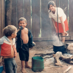 Madre y Maestra. Paraguay. Natalio. Padre José Antonio Rafael. Hermandad Misionera de Nuestra Señora del Sagrado Corazón. MSC